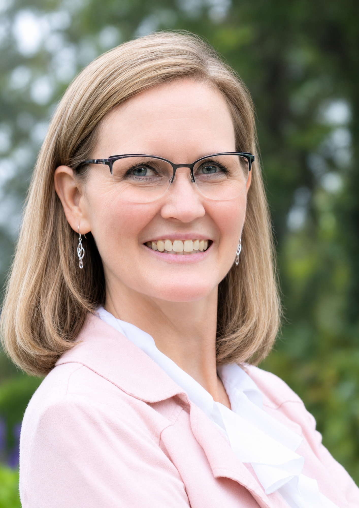 Dr. Kristin Barnhart, licensed psychologist and founder of Breakthrough Counseling, LLC